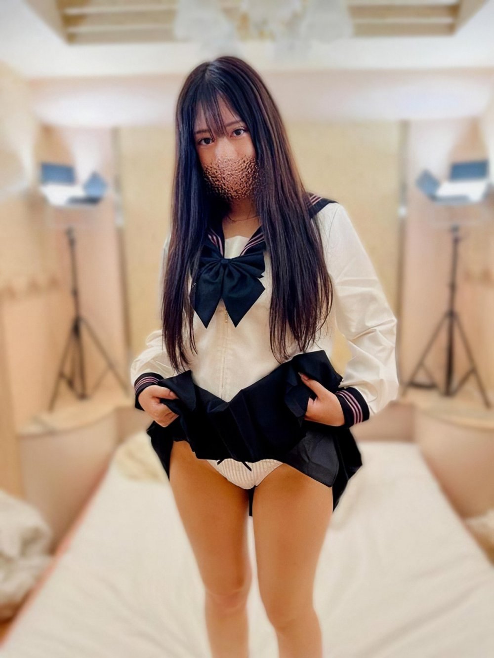 新FC2PPV 4513686 黑髮白凈的放蕩美女