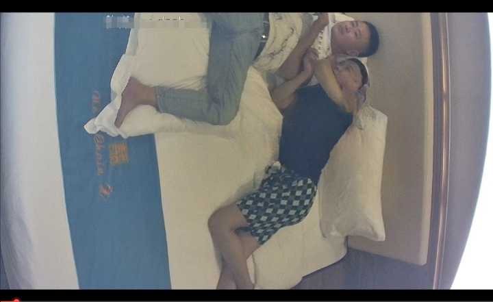 酒店實錄 翹臀大奶禦姐身材是真的好，奶子又大又彈 床上功夫也很了得 叫床聲也是非常禦姐 全程操逼騷話不斷