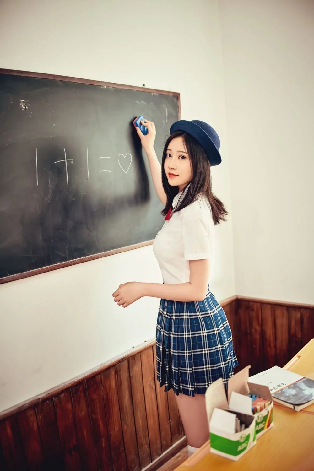 情妹子 [23P]