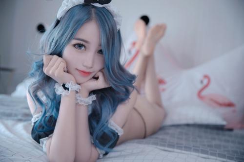 [Cosplay] eloise 软软 – Three points and black silk 三点与黑丝