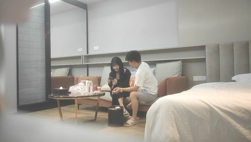 3-17我有一台拖拉機第二場約啪 微胖嫩妹，淫水多，雞巴好像進入水簾洞