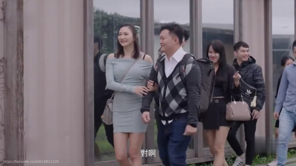 FansOne天堂鳥先生❤️郊遊偷情老鐵的明星顏值極品氣質女友操得她表情銷魂呻吟刺激