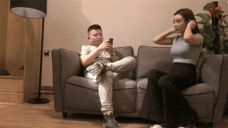 尤物小姐姐說她是空姐 身材真給力 好風騷極品美乳扶著雞巴主動起伏套弄猛乾