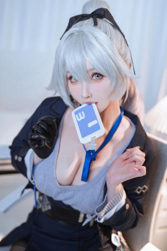 [Cosplay] rioko 凉凉子 – 布洛妮娅OL