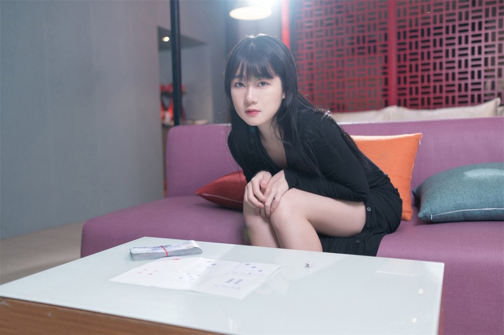 極品學生妹，【麥麥】，甜美小仙女，標準的饅頭逼，白嫩粉嘟嘟沒有一根毛