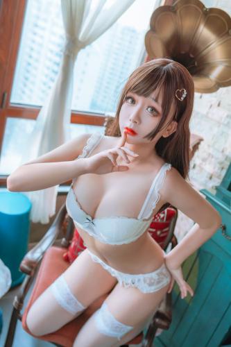 [Cosplay] Rinaijiao 日奈娇 – Transparent Apron 透明围裙