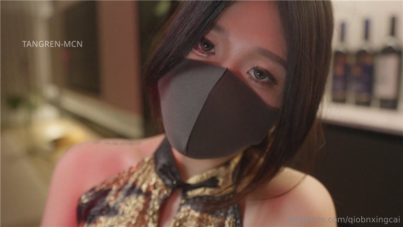 Onlyfans 極品網紅小姐姐橋本香菜《酒吧》來酒吧尋開心的美少婦