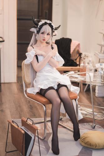[Cosplay] rioko 凉凉子 – Intimate milk maid 贴心的牛奶女仆