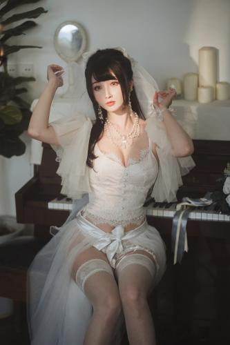 [Cosplay] rioko 凉凉子 – Transparent wedding dress 透明婚纱
