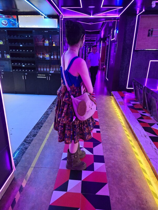 貴在露臉！ 死肥宅網約蘿莉少女「91石先生」「小胖約妹」付費資源 06年雙馬尾眼鏡蘿莉被強行無套內射委屈哭了2