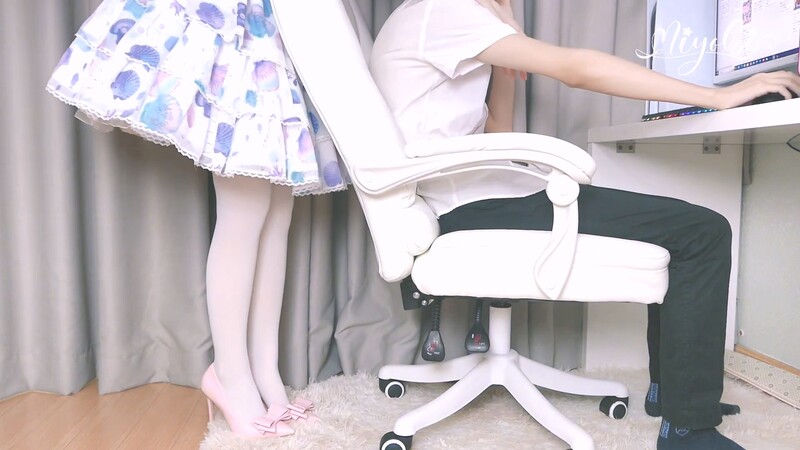 清純唯美絲足小姐姐【鈴木美咲】洛麗塔 肉絲 白絲 足交性感美腿 少女白絲 玲瓏小腳榨精 清純反差