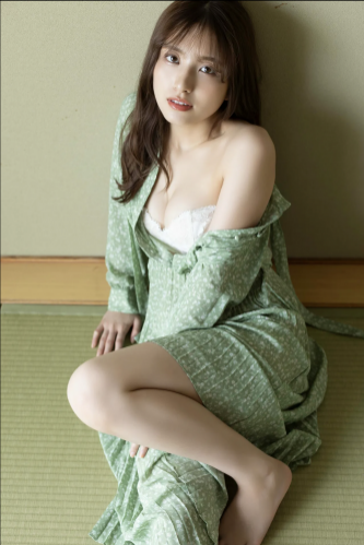 [Photobook] 【創刊40周年特別企画】大和田南那 緊急先行公開10カット