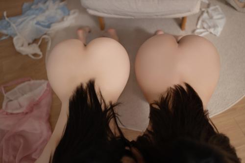 [Cosplay] 鱼子酱Fish&杏子 闺蜜丝袜写真