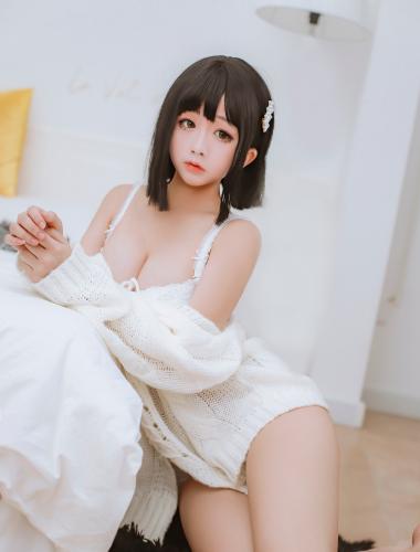 [Cosplay] Rinaijiao 日奈娇 – Private House 毛衣私房