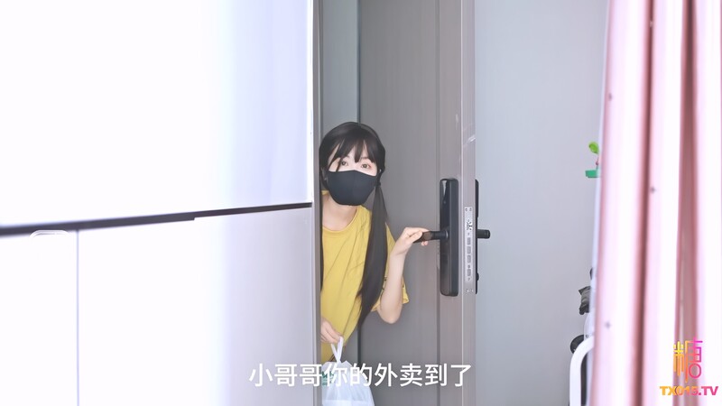 粉嫩白虎清純少女【懶懶豬】外賣少女的賠償勤工儉學的女孩不小心弄撒客人外賣~只能用自己來補償宅男