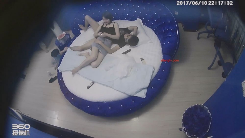 經典藍色炮椅房偷拍 俊男靚女開房，啪啪性愛入電影一樣刺激