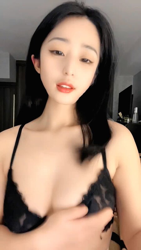 航空女模菲菲的大蝴蝶逼全程露臉黑絲誘惑極品好身材完美展示道具抽插騷穴特寫浪叫呻吟不止表情好騷啊