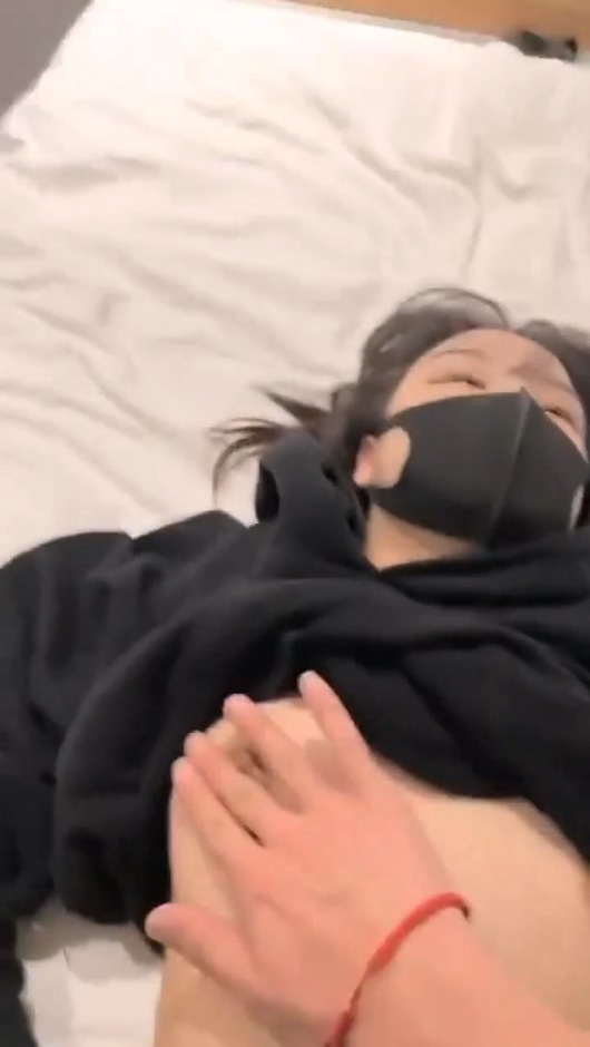 美眉吃雞啪啪 再叫騷一點 上位騎乘全自動 被大雞吧小哥哥無套輸出