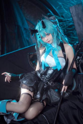[Cosplay] 艾西 aiwest – 初音小恶魔