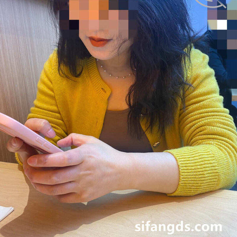 姐弟亂倫 外站大神亂倫姐姐-酒後真實強上親姐姐 操完后哭的很傷心