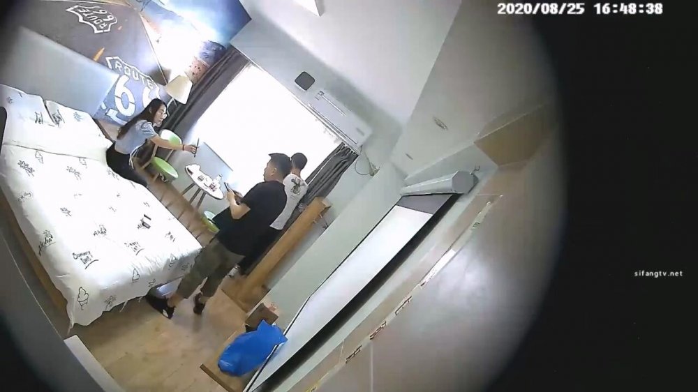 8-25經典酒店偷拍 清純眼鏡學生妹，嘴上說不要，腿卻張開迎合男友大雞巴，十足的反差婊