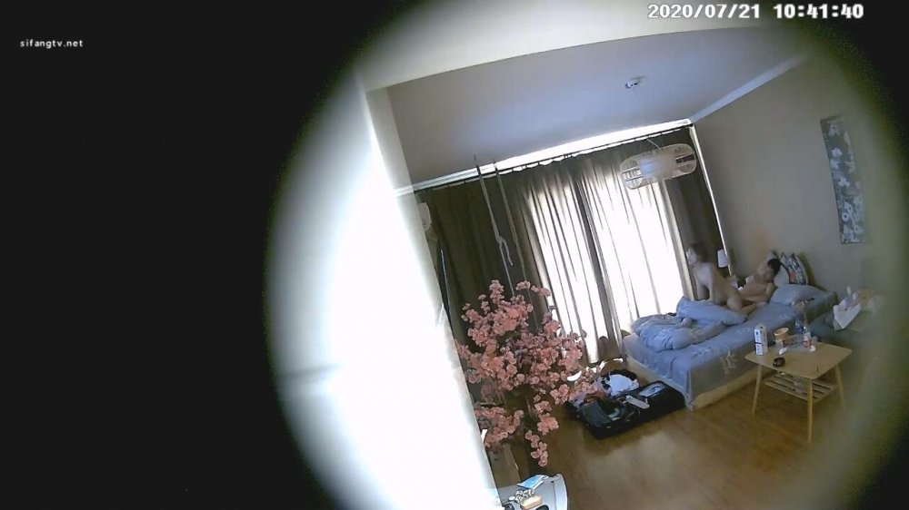 7-21經典酒店偷拍 大學生情侶暑假離校前告別炮，眼鏡反差婊無套被男友暴操