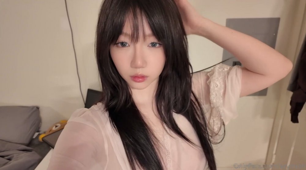 女神級，純欲高潮臉混血福利姬【aryminh】露臉性愛，口活技術一流，小母狗屬性拉滿