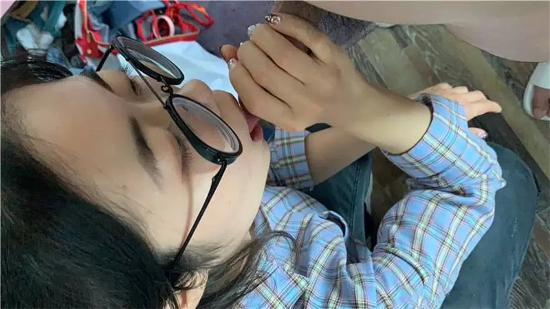 《百度雲洩密》大二美女和男友之間的私密被渣男分手後曝光