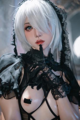 [Cosplay] 鬼马少女阿薰kaOri – 2B黑花嫁