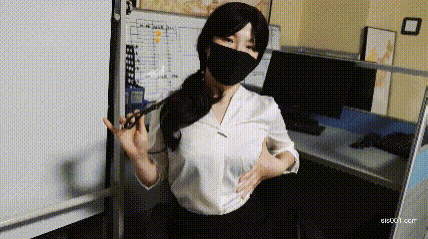 反差婊 [櫻花小貓] 身材苗條無毛粉鮑魚 饑渴女上司性淩辱下屬辦公室潛規則黑絲高跟SM踩肉棒 被無套猛懟 騷叫不停