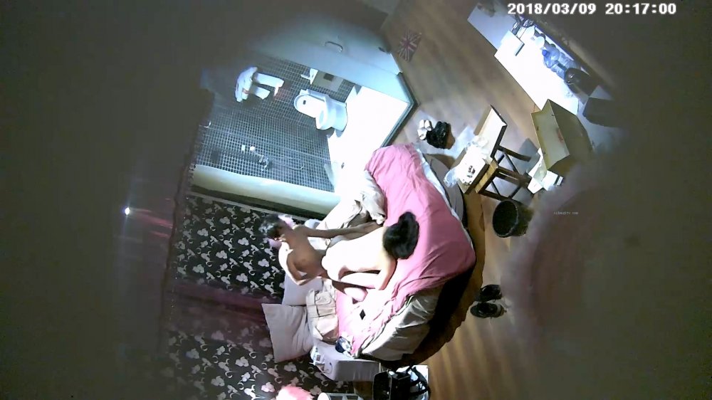 3-9經典酒店偷拍 高挑豐滿女神喜歡舔雞巴，女上位後入享受的表情美極了