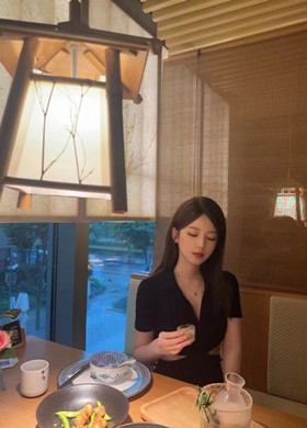 成都抖音美人主播高潔被金主爸爸花五萬塊包了半月該玩的都玩了感覺特爽特值