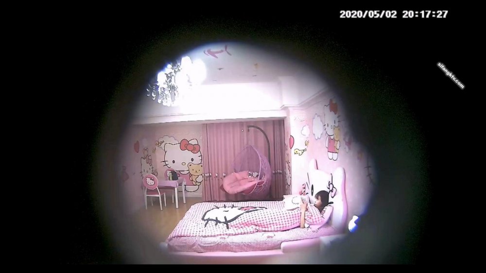 5-2經典酒店偷拍 情侶開房，害羞的苗條美女被男友強操