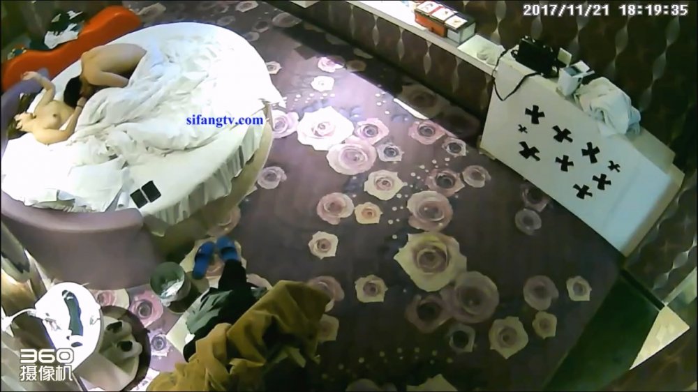 11-21經典酒店偷拍 蜜桃臀美女后入深插鮑魚，啪啪作響