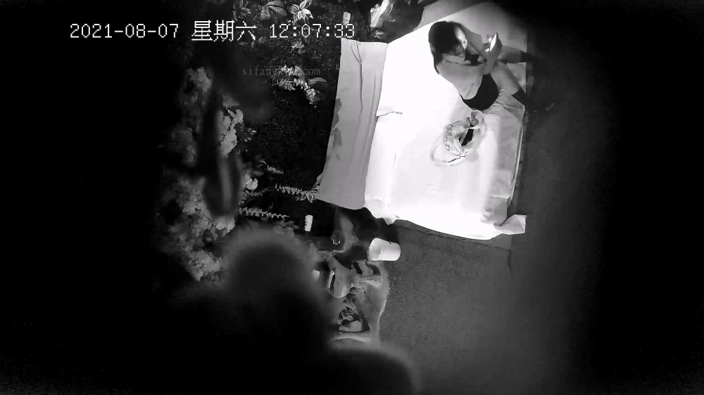 8-7經典酒店偷拍 JK制服學生妹嘴上說不要，雙腿已經張開等著被操