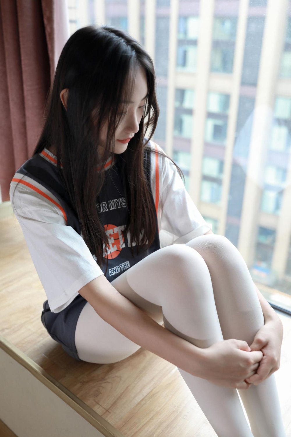 居家女友厚白絲足模風格[39P]
