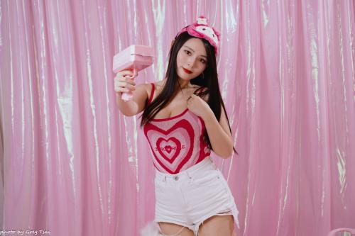 [Cosplay] 筱筱 – 热裤