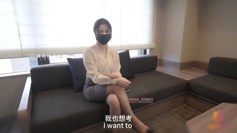 娜娜NaNa 糖心VLOG母子亂倫，發現兒子在偷看色雜誌，為了幫兒子排解壓力不得已