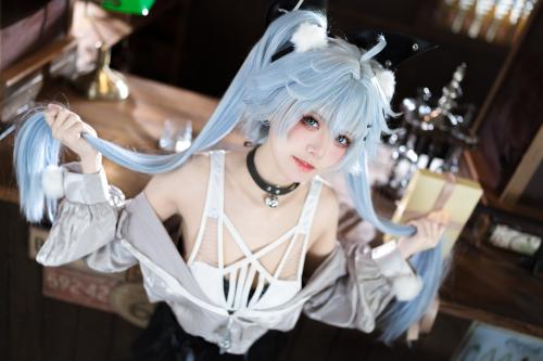 [Cosplay] 九柒喵 – 少女前线 芙洛伦 药心