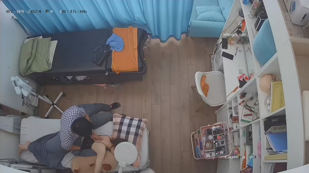 駭客破解美容院攝像頭偷拍❤️金錢加持下 老闆娘徹底淪陷被油膩大叔任意玩弄老闆娘是真騷[MP4/904MB]
