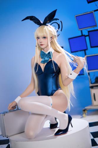 [Cosplay] 艾西Aiwest – 飞鸟马时兔女郎