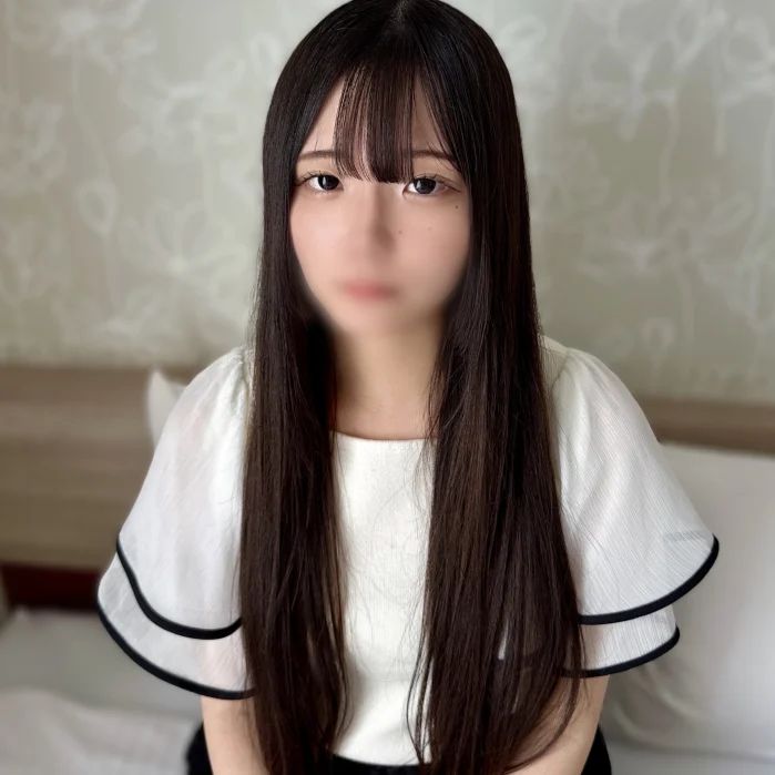 FC2-PPV-4745571 アイドル顔の美女は声 【高清無碼】