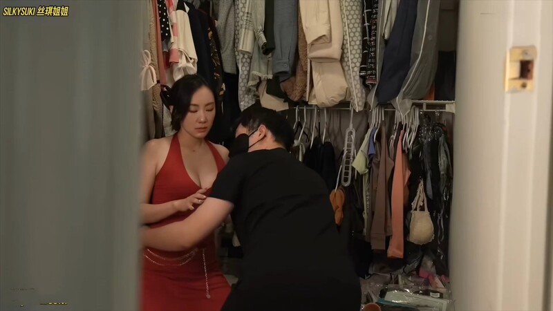 OnlyFans 和女店員更衣室偷情 絲襪後入 口交騎乘 米菲兔BunnyMiffy