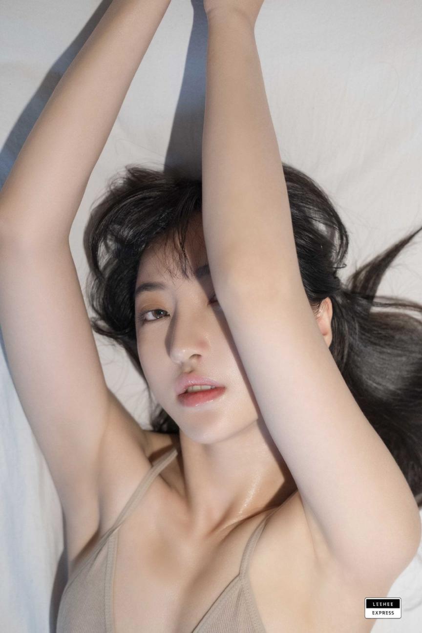 穿上馬甲的AV女星，還熟悉嗎？ [30P]