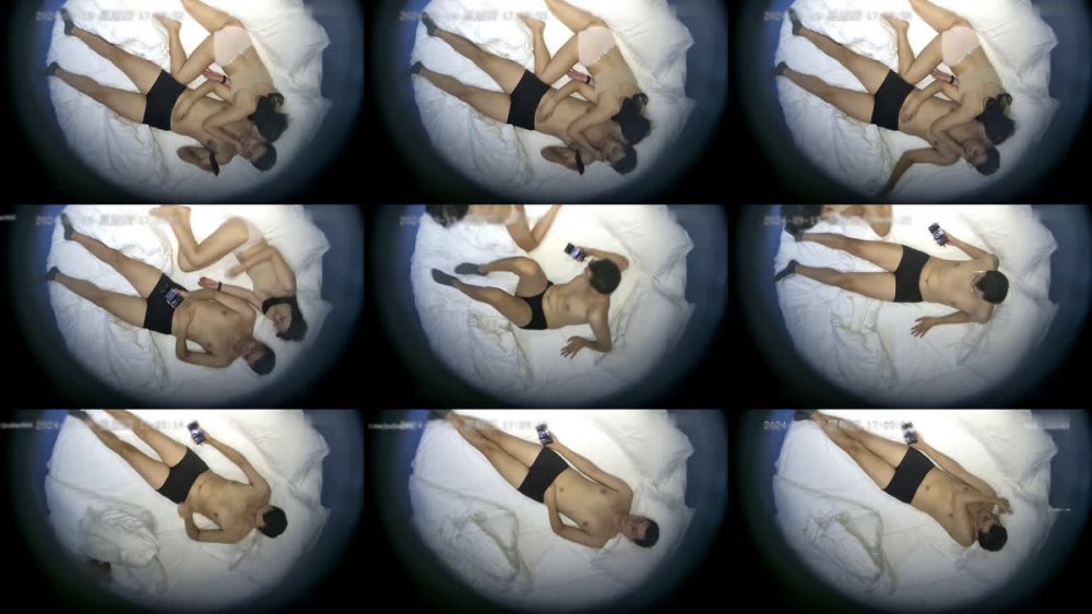 私房新流出❤️安防酒店偷拍精品外表甜美內在狂野的反差婊眼鏡美女和男友激情啪啪[MP4/233MB]