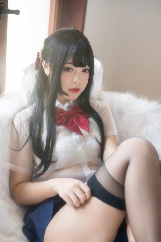 [Cosplay] Niyeye 白烨烨 – Valentine Special 情人节特辑