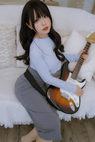 [Cosplay] Nyako喵子 – 吉他妹妹