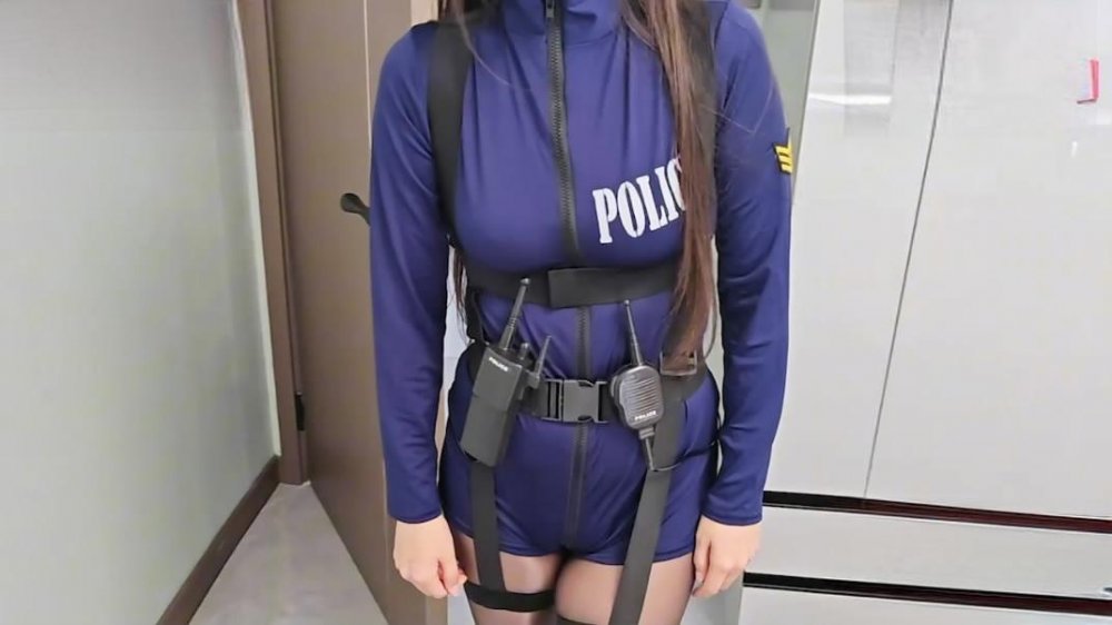 劇情母子亂倫綠母少年阿賓 ❤️ 女警騷媽來檢查兒子的庫存 不慎被兒子肛交內射