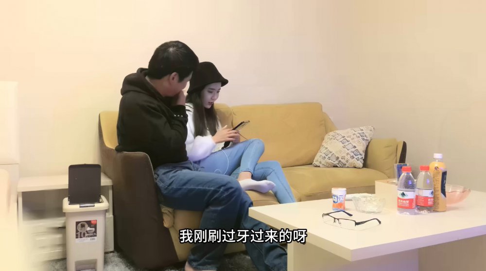 【AI增強】【極品探花系列】金三角獵艷約了個黑帽長相甜美妹子啪啪，特寫口交近距離拍攝抽插側入猛操】