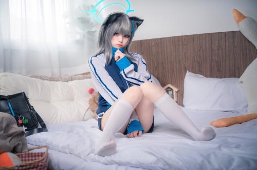 [Cosplay] Jiuqi Miao 九柒喵 – Gym Uniform Shiroko 体操服白子